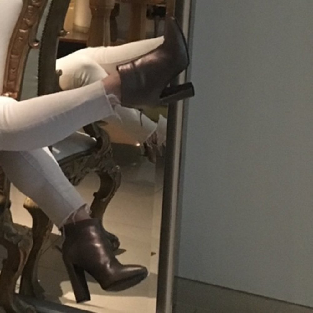 Elisa Nero booties